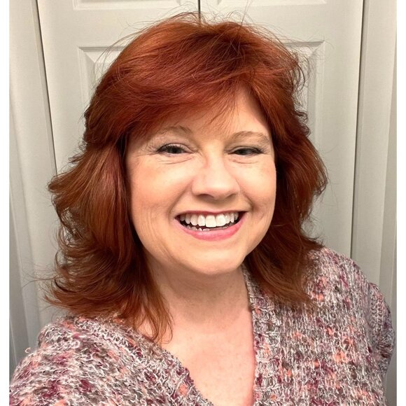 Meet your Posher, Kathy- Posh Ambassador II, 5⭐ rating! - Picture 1 of 2